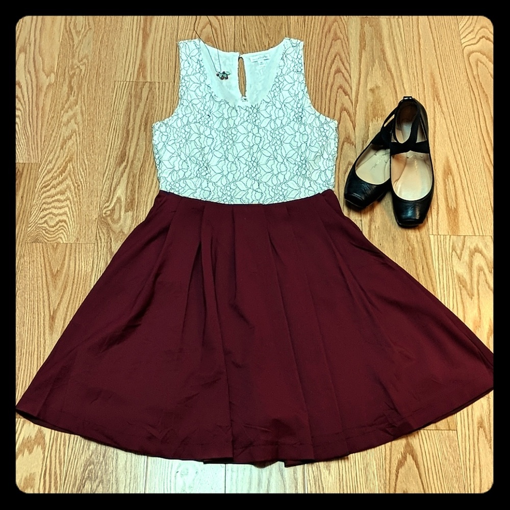 Sleeveless plum summer dress